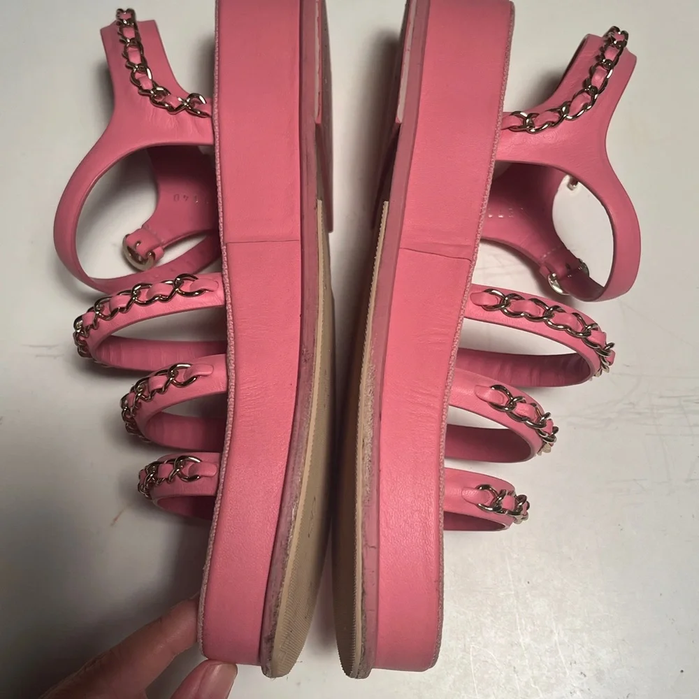 CHANEL Vibrant Pink Leather Sandals - Picture 4 of 8
